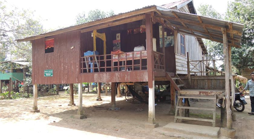 Отель Golden Weaverbird Homestay