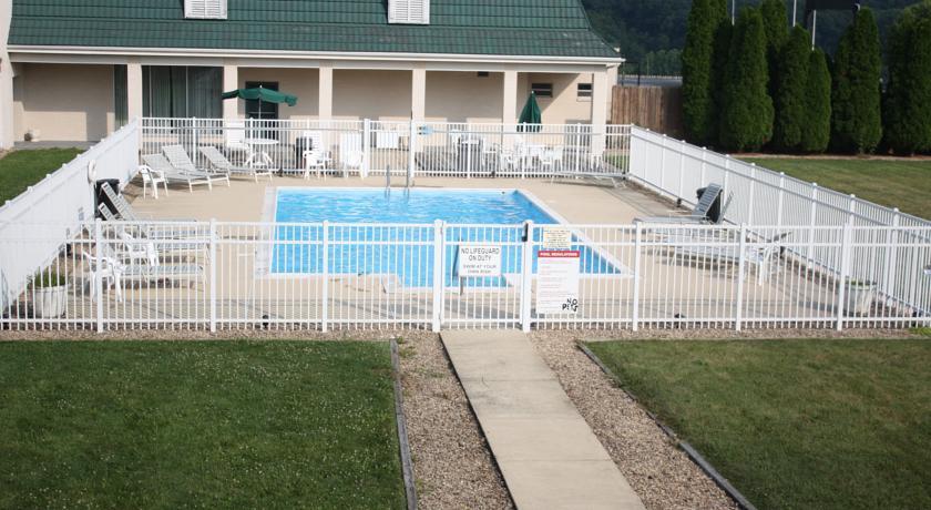 Отель Days Inn - Staunton North