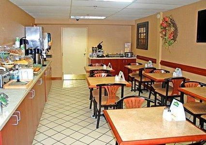 Отель Quality Inn & Suites Somerset