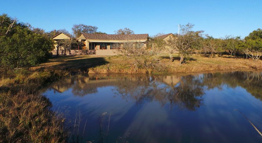 Отель Cheetah Paw Eco Lodge
