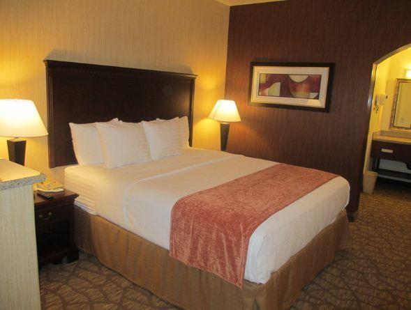 Отель Best Western San Dimas Hotel & Suites