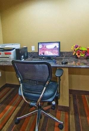 Отель Best Western PLUS University Inn & Suites