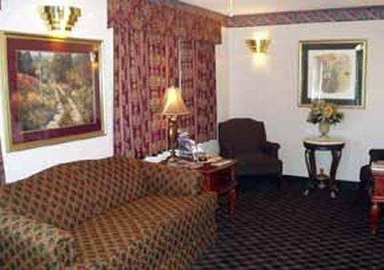 Отель Econo Lodge Montpelier