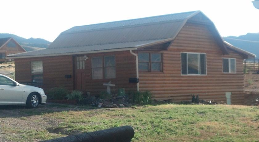 Апартаменты Wapiti Mountain Cabin