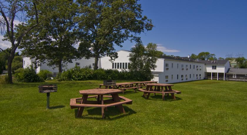 Отель Sandwich Lodge & Resort
