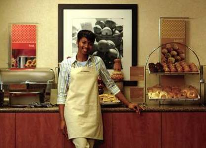 Отель Hampton Inn Omaha/West Dodge Road, Old Mill