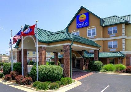 Отель Comfort Inn & Suites Fayetteville