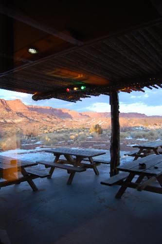 Отель The Rim Rock Inn