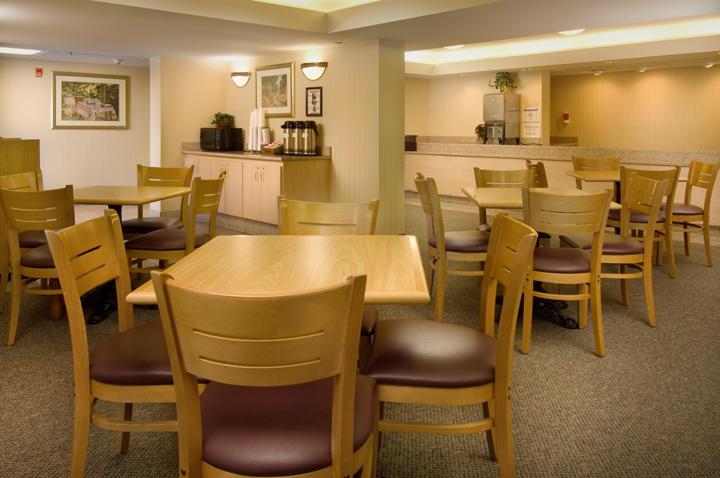 Отель Pear Tree Inn Overland Park