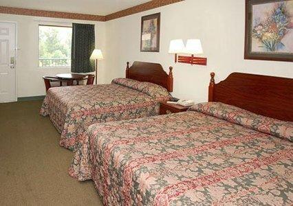 Отель Econo Lodge Byron