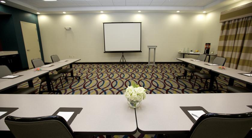 Отель Hampton Inn and Suites Missouri City