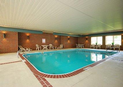 Отель Comfort Suites Berlin
