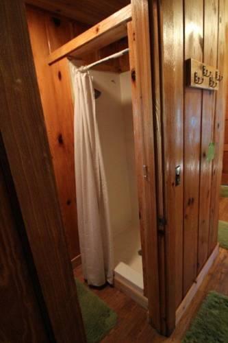 Отель Mackinac Lakefront Cabin Rentals