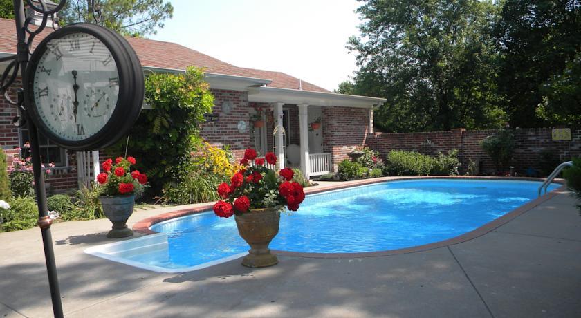 Мини-отель Somewhere Inn Time Bed & Breakfast