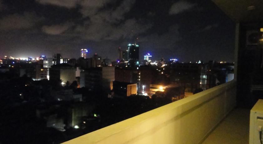 Lucky Plaza Home Stay