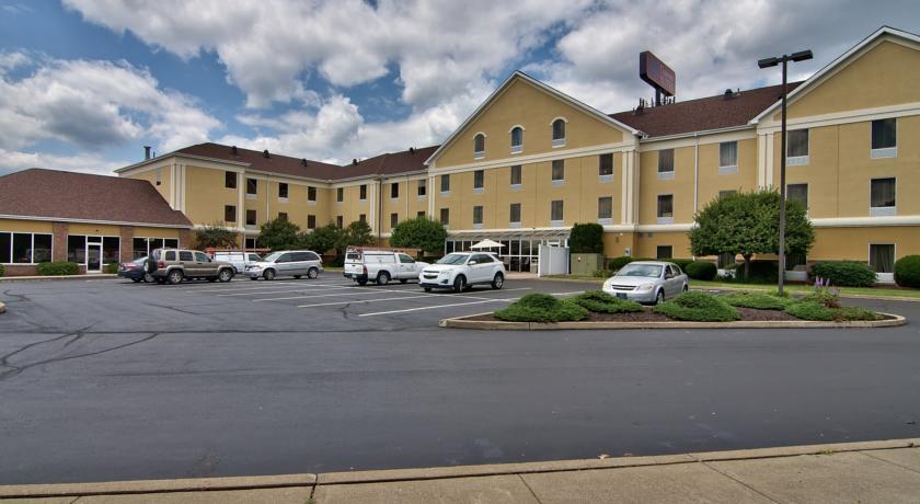 Отель Comfort Suites Scranton
