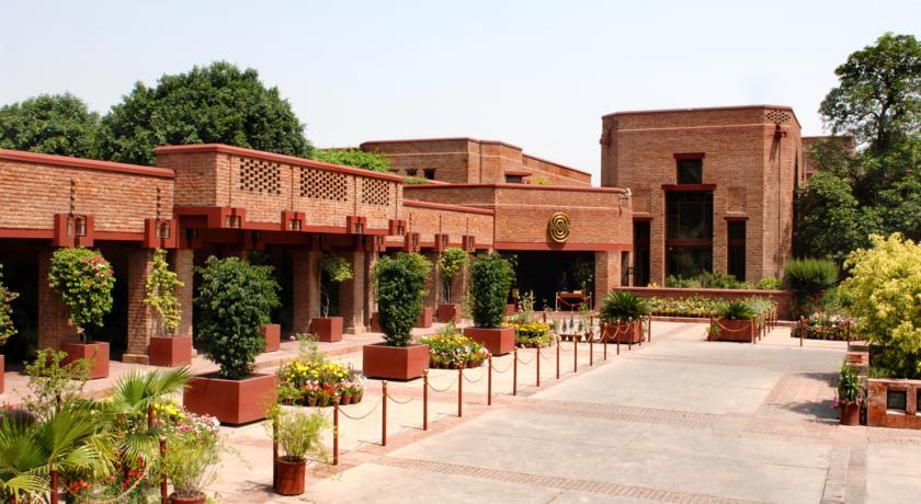 Отель Faisalabad Serena Hotel