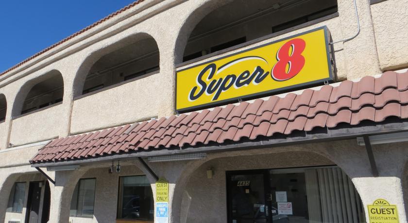 Отель Super 8 Nellis