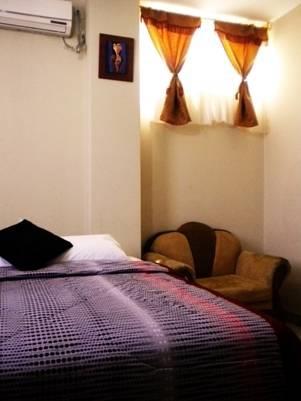 Hostal Perla Real Inn