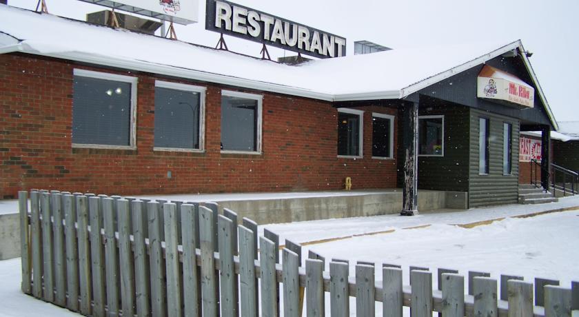 Отель Battlefords Inn