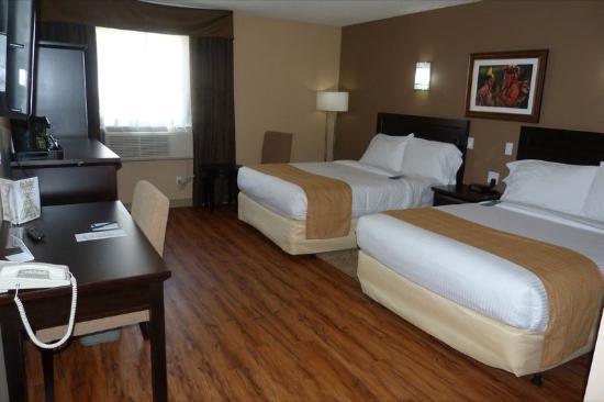 Отель Sawridge Inn and Conference Centre Peace River