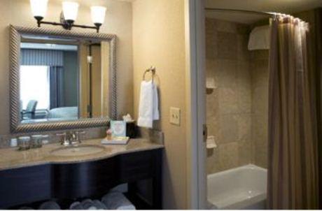 Отель Four Points Knoxville Cumberland House