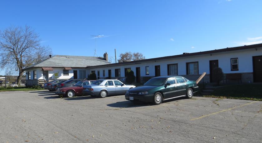 Отель Peterboro Express Inn