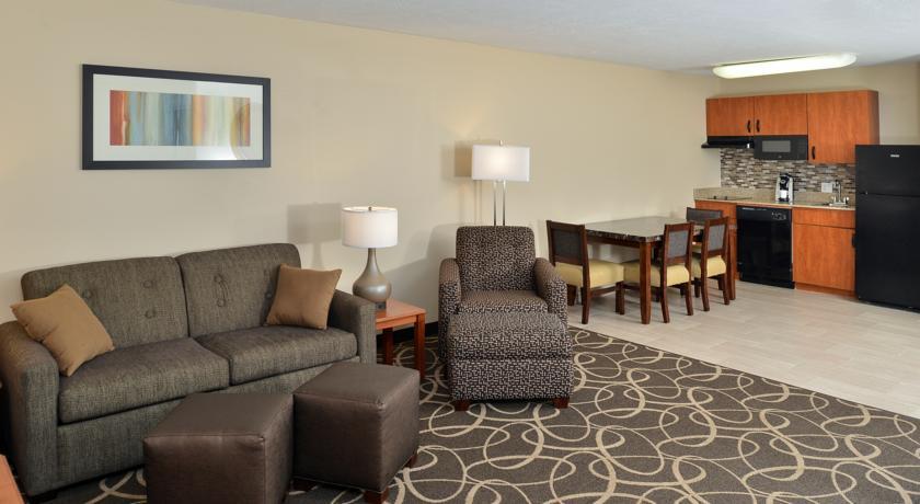 Отель MainStay Suites Fargo