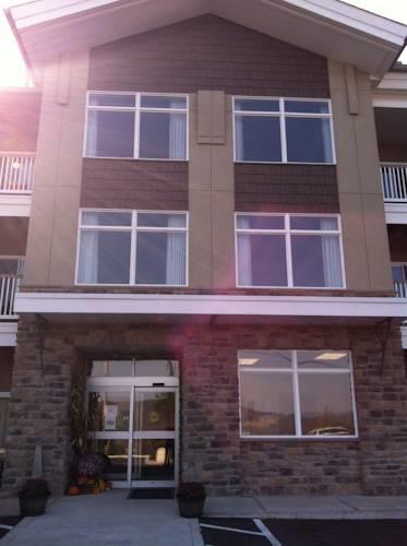 Отель Crystal Springs Inn and Suites