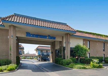 Отель Rodeway Inn Riverside