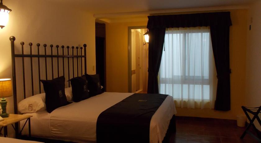 Отель Hotel Real de Leyendas