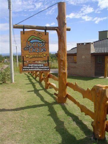Отель Lomas del Dique Cabañas