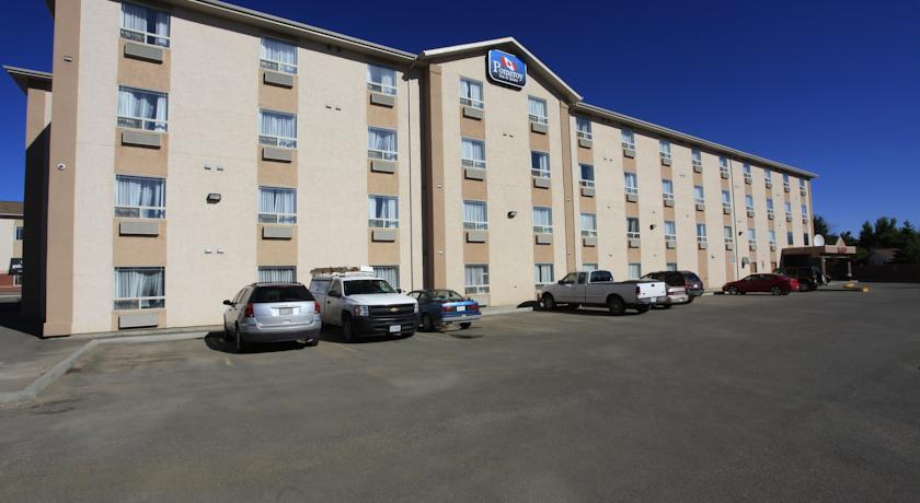 Отель Pomeroy Inn & Suites Fort St. John