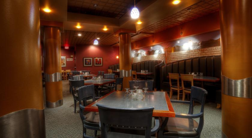 Отель West Harvest Inn Lloydminster