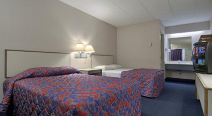 Отель Red Roof Inn Toledo - Holland