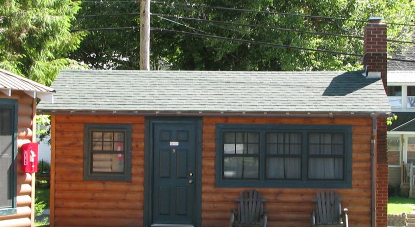 Отель Pine Knoll Lodge and Cabins, Inc.