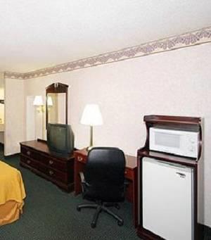 Отель Quality Inn Hillsville