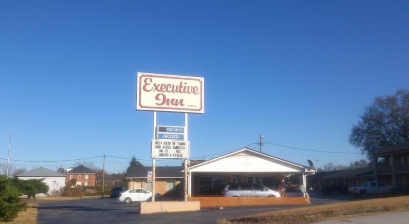 Отель Executive Inn of Seneca