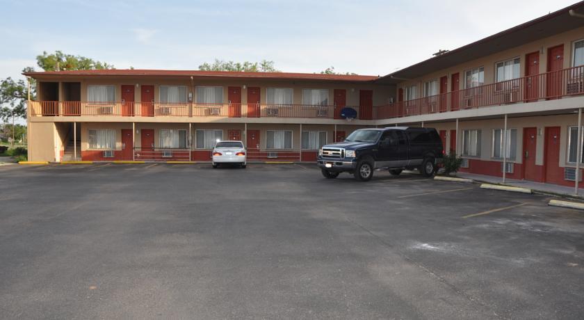 Отель Budget Inn Snyder