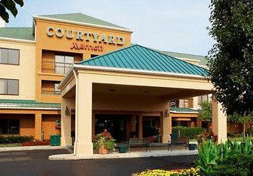 Отель Courtyard Newark Granville