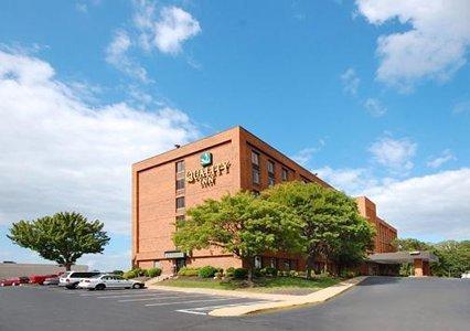 Отель Quality Inn West End