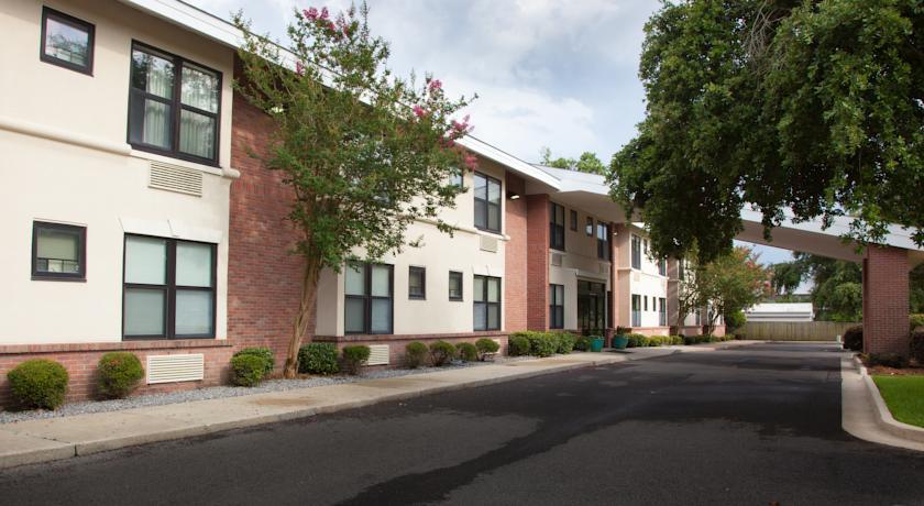 Federal City Inn & Suites