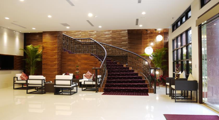 Отель F Hotel - Sanyi
