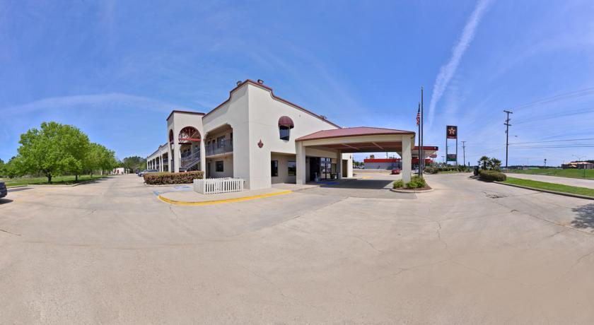 Отель Quality Inn Natchitoches