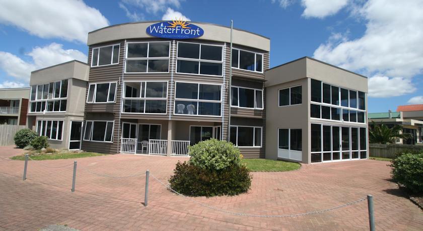Отель Waterfront Apartments Whitianga