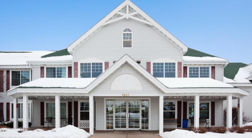 Отель Country Inn & Suites Chippewa Falls