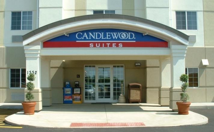 Отель Candlewood Suites Waterloo- Cedar Falls