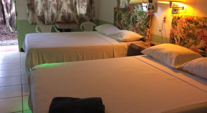 Отель Hotel Montezuma Pacifico