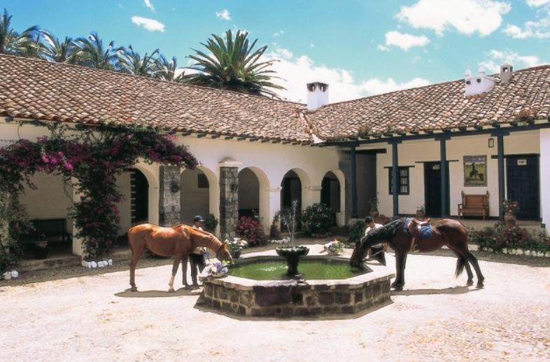 Отель Hosteria Hacienda Pinsaqui