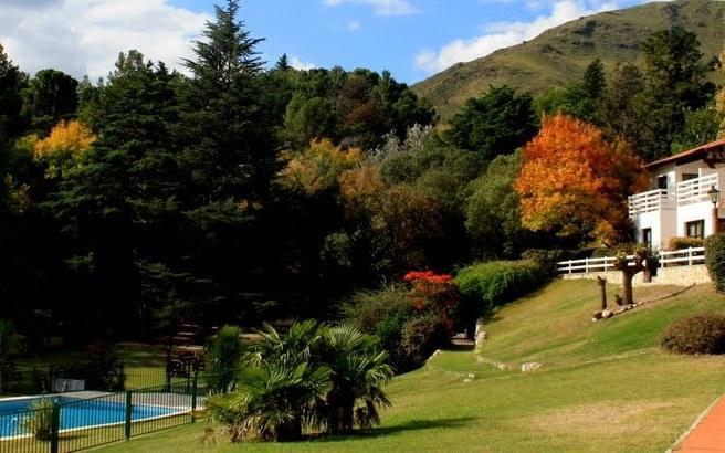 Отель Las Ardillas Cabañas y Suites